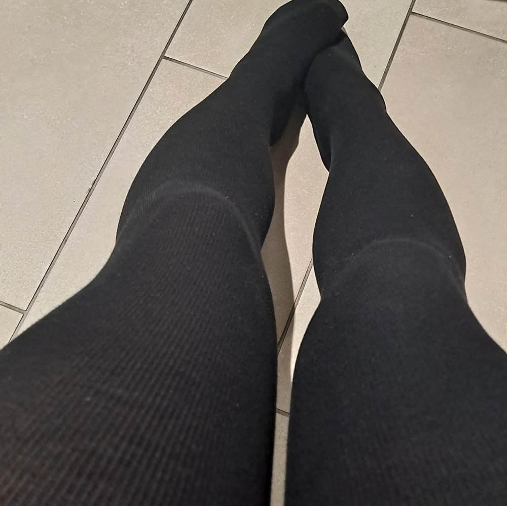 Tights - Picture 2 of 4